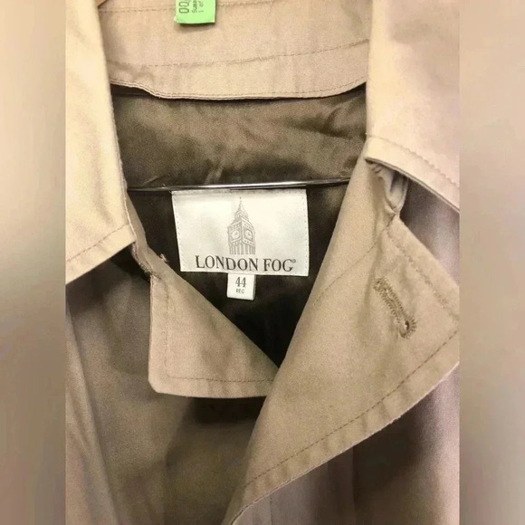 Vintage London Fog Tan Trench Cost with Removable Quilted Liner Size 44 - Picture 3 of 16
